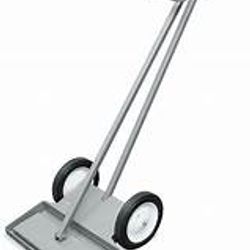 Magnetic floor sweep, 18" heavy duty, w/release